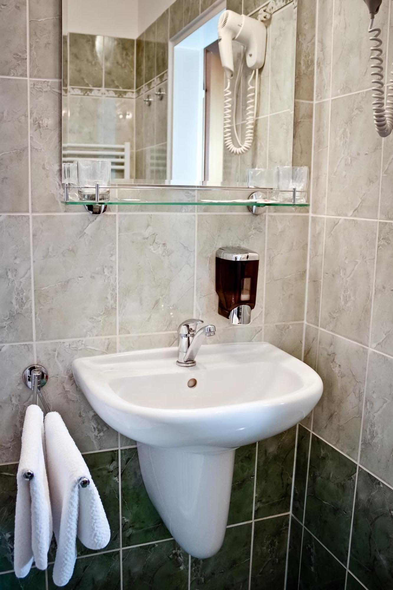 Hotel Palac Elektra Οστράβα Εξωτερικό φωτογραφία